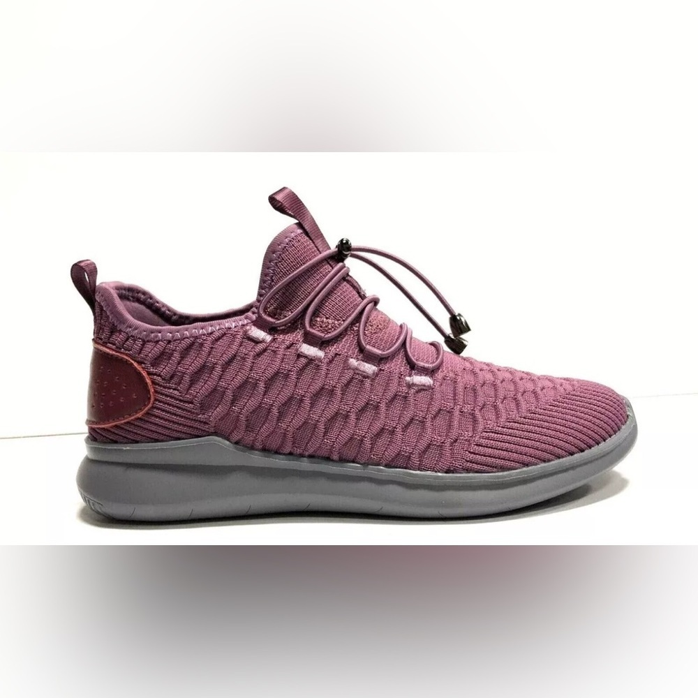 Propet Travelbound Strap Sneaker Berry, Womens Size 6-Narrow